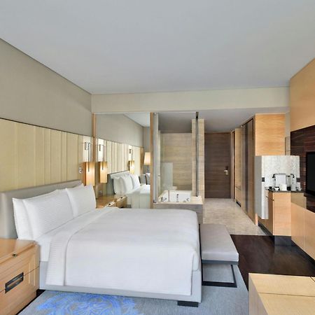 Jw Marriott Hotel New Delhi Aerocity Eksteriør billede Deluxe room