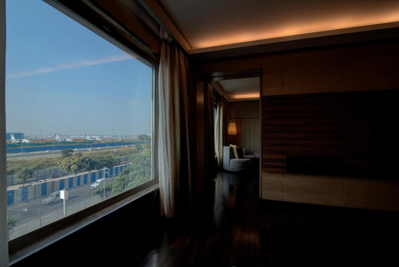 Jw Marriott Hotel New Delhi Aerocity Eksteriør billede The interior of a suite at the Taj Mahal Palace, Mumbai
