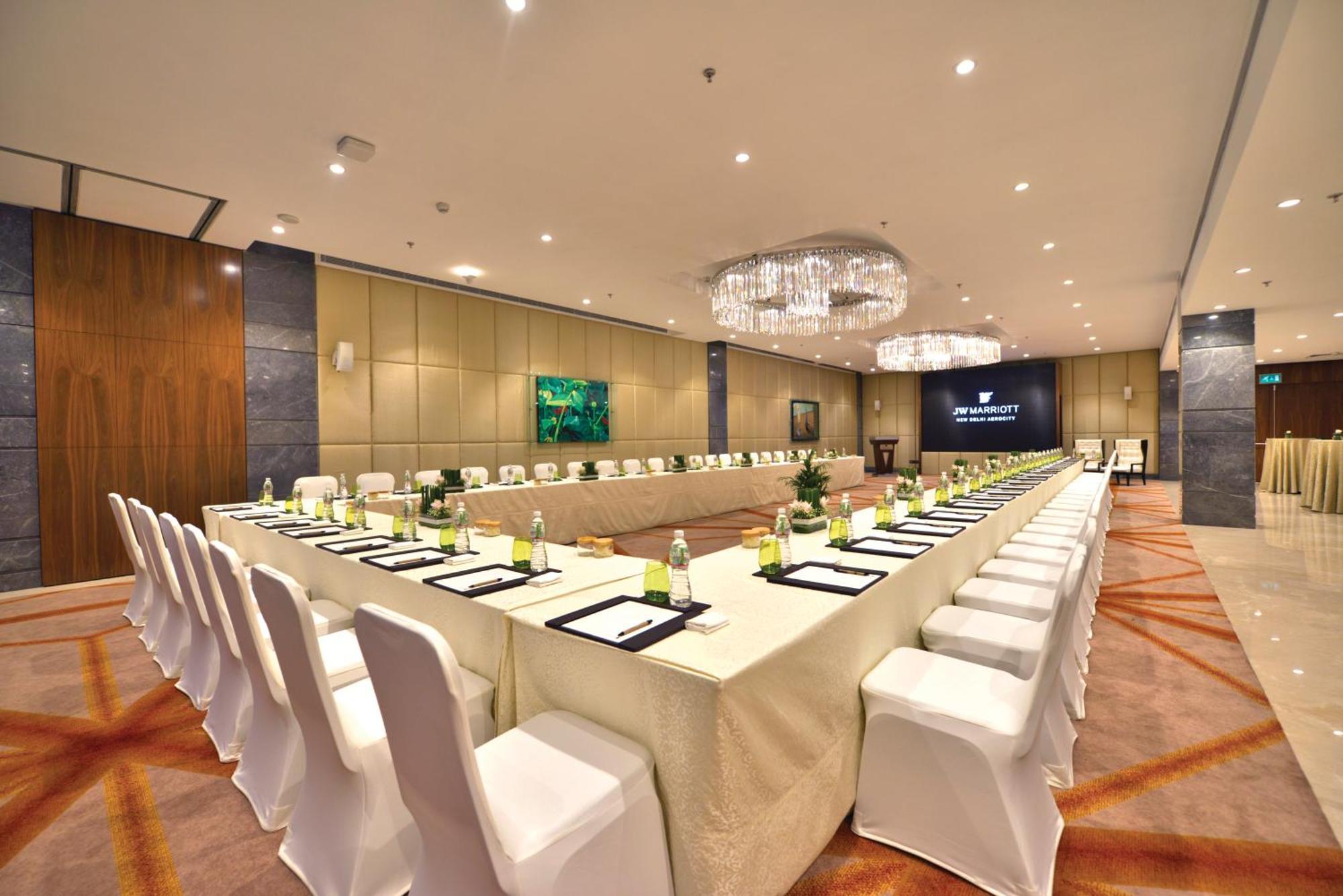 Jw Marriott Hotel New Delhi Aerocity Eksteriør billede Meeting room