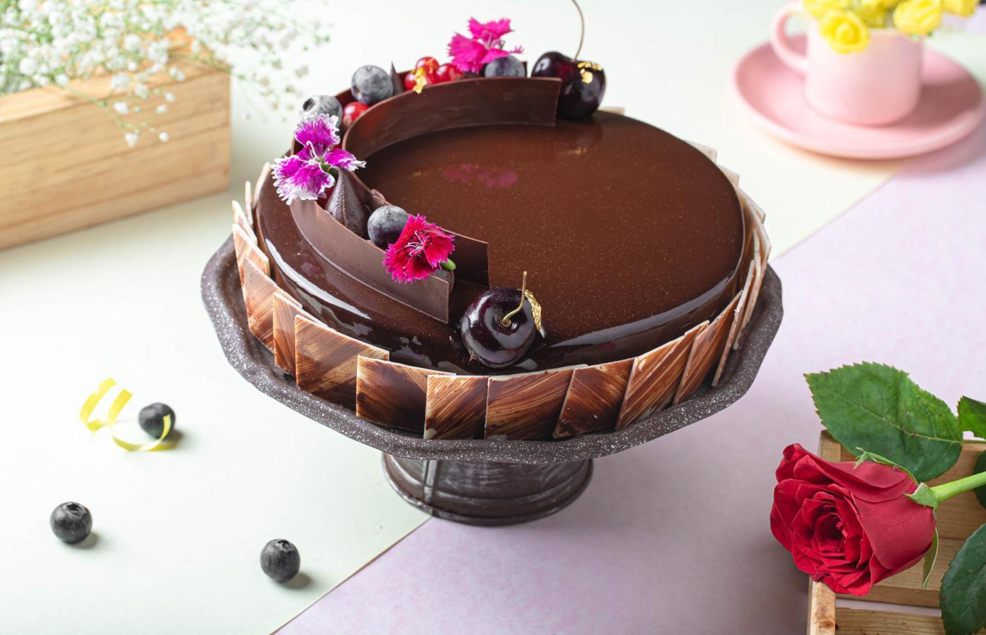 Jw Marriott Hotel New Delhi Aerocity Eksteriør billede A chocolate cake
